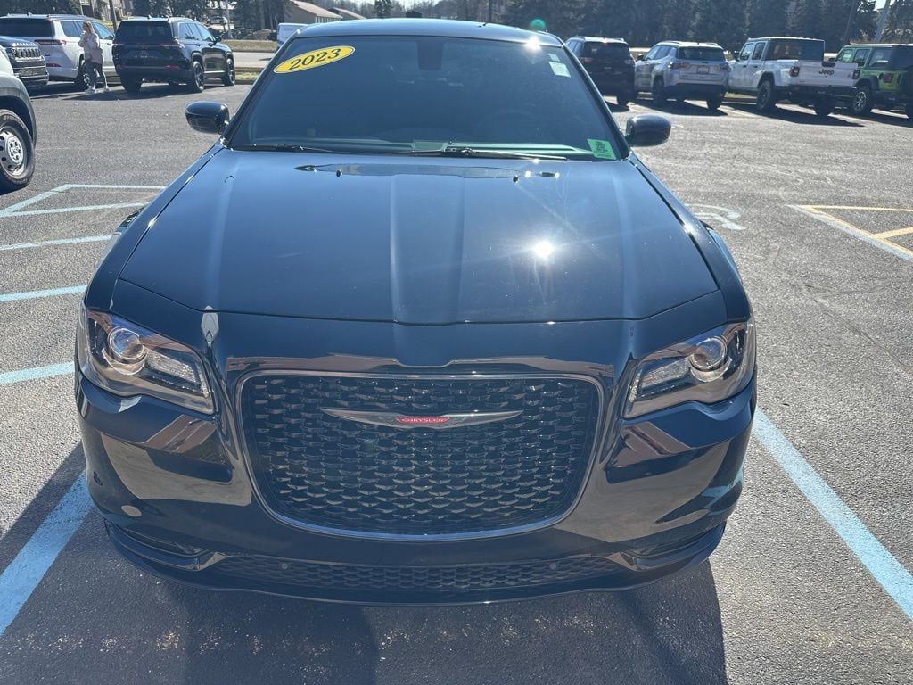 2023 CHRYSLER 300 - Image 1
