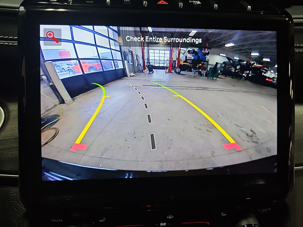 2023 JEEP GRAND CHEROKEE - Image 23