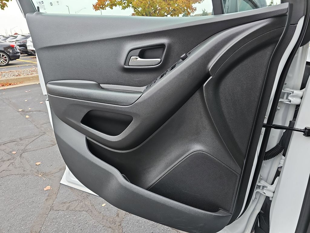 2022 CHEVROLET TRAX - Image 25