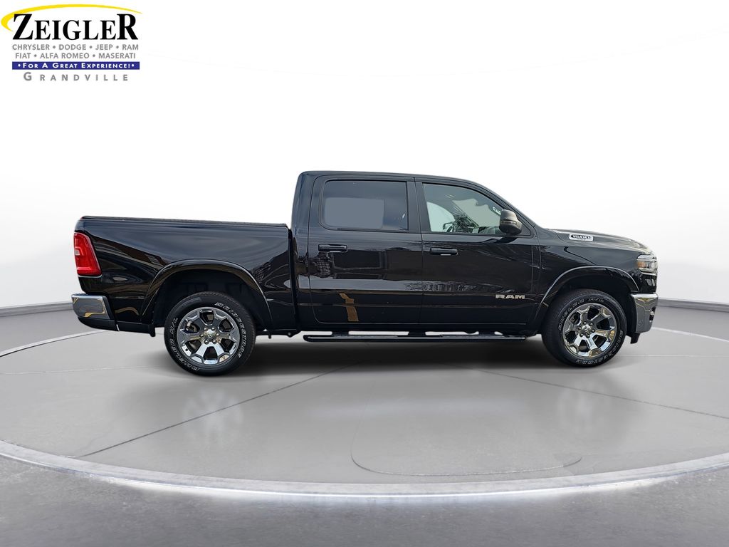 2025 RAM 1500 - Image 4