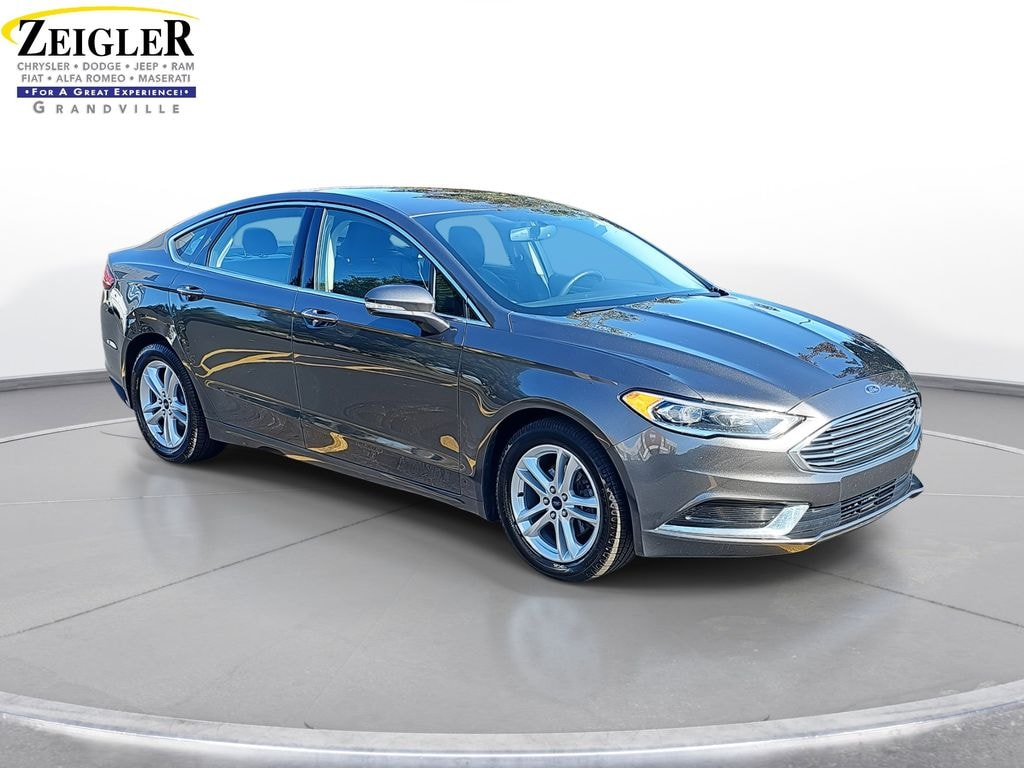 Used 2018 Ford Fusion SE Sedan