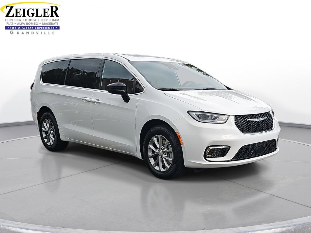 New 2026 Chrysler Pacifica Select Van Passenger Van