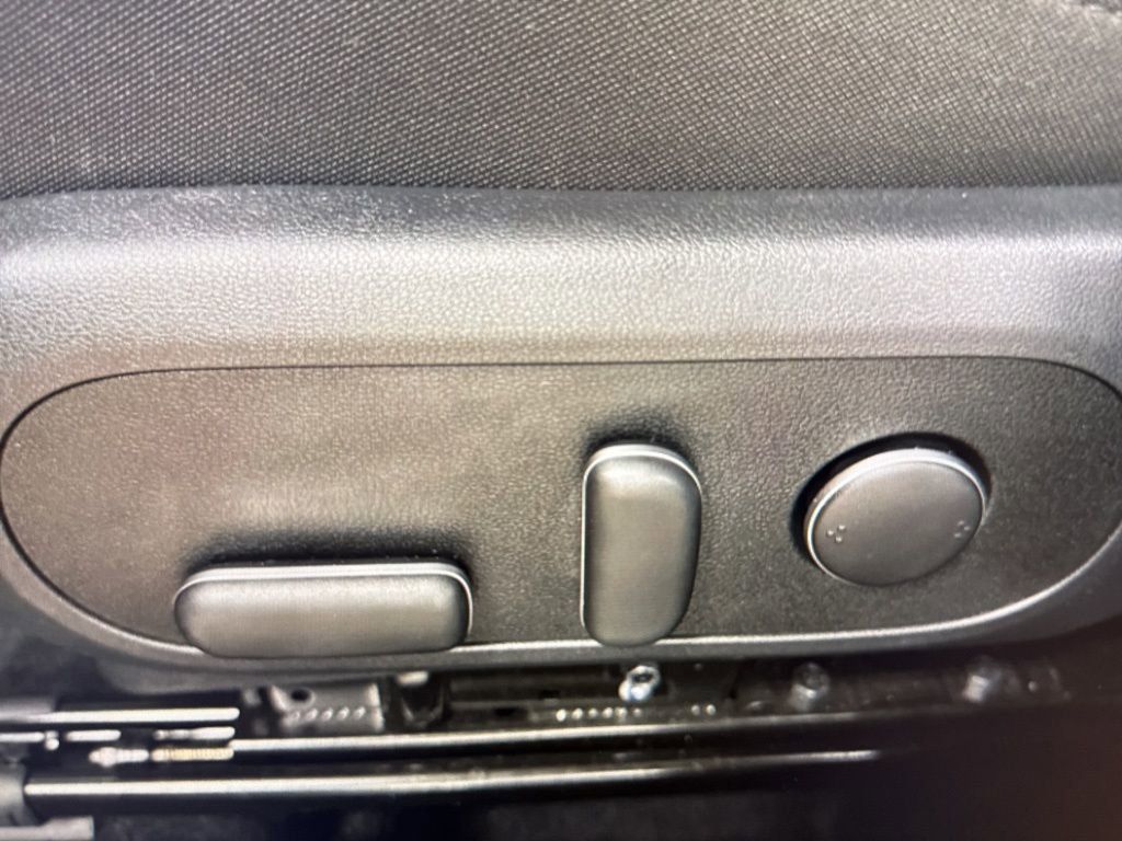 2025 Hyundai Kona SEL photo 3