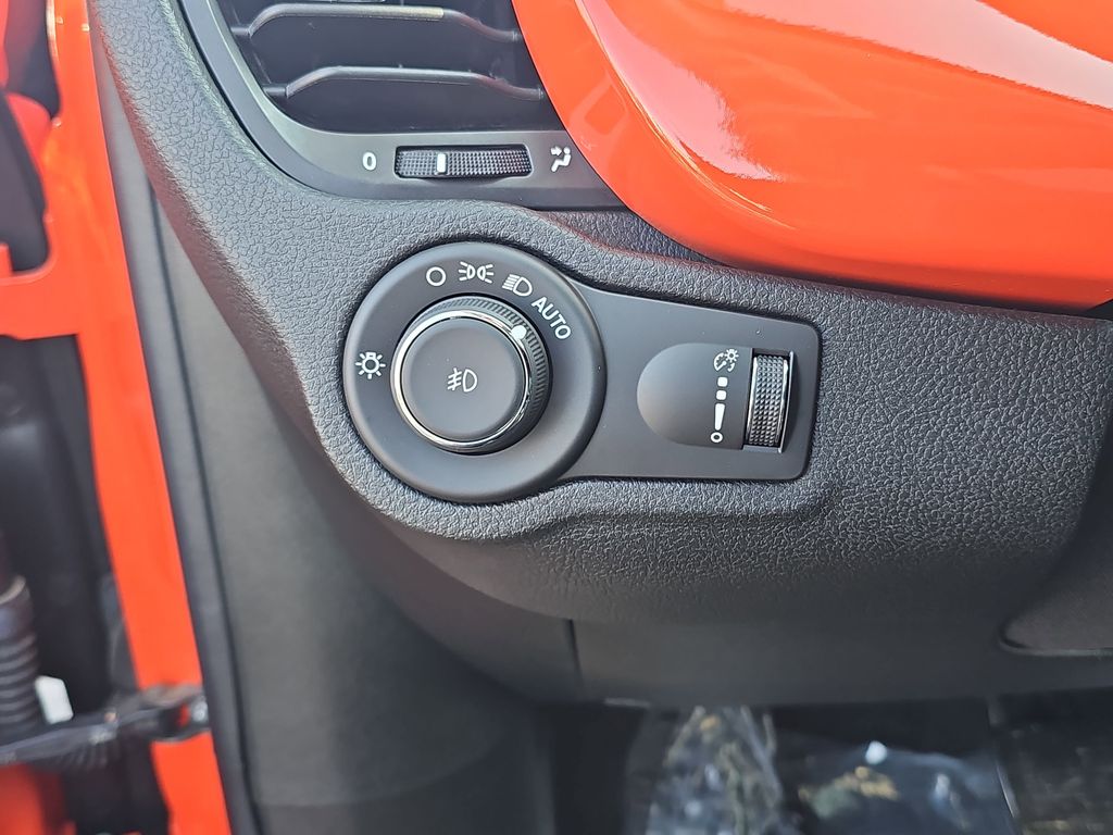 2020 FIAT 500X - Image 24