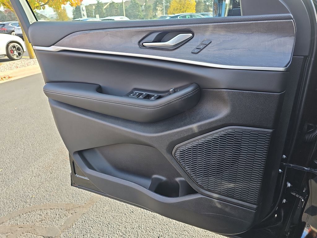 2025 JEEP GRAND CHEROKEE - Image 27