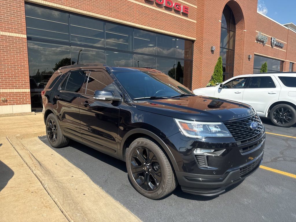 2019 Ford Explorer Sport photo 2