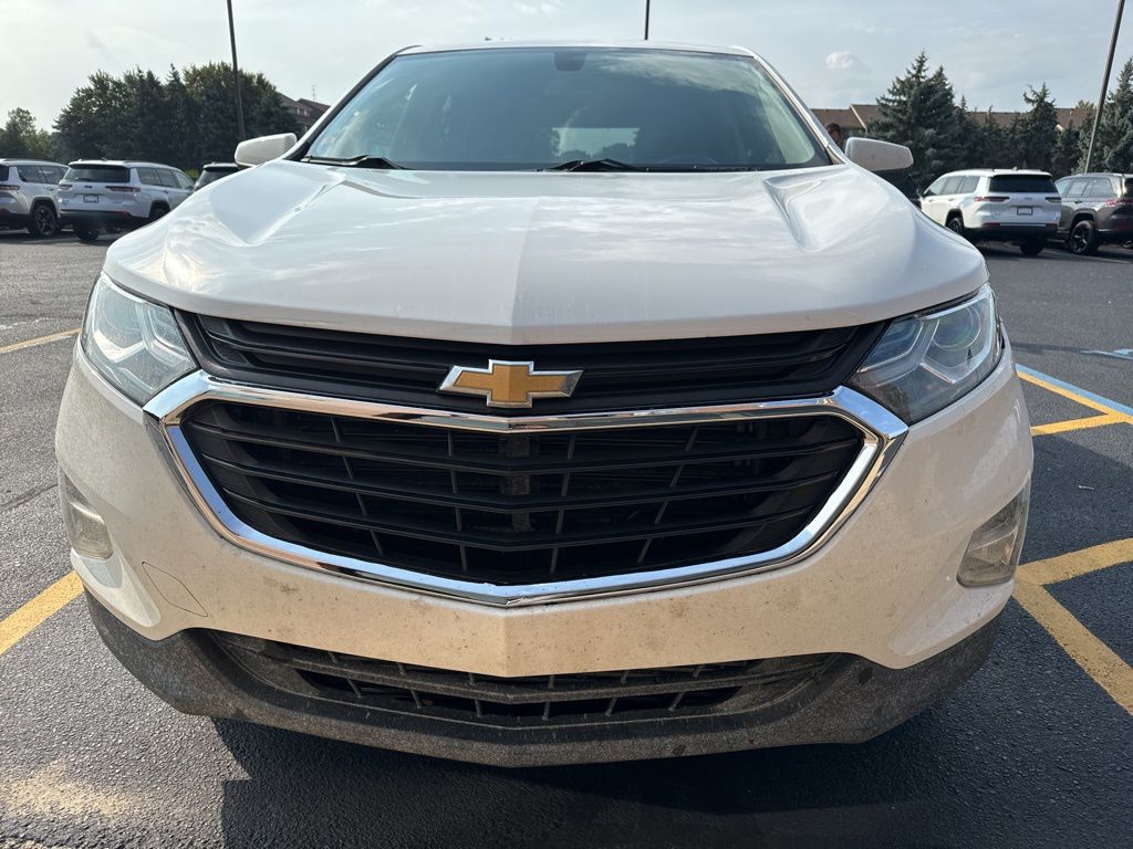 2018 Chevrolet Equinox LT photo 2