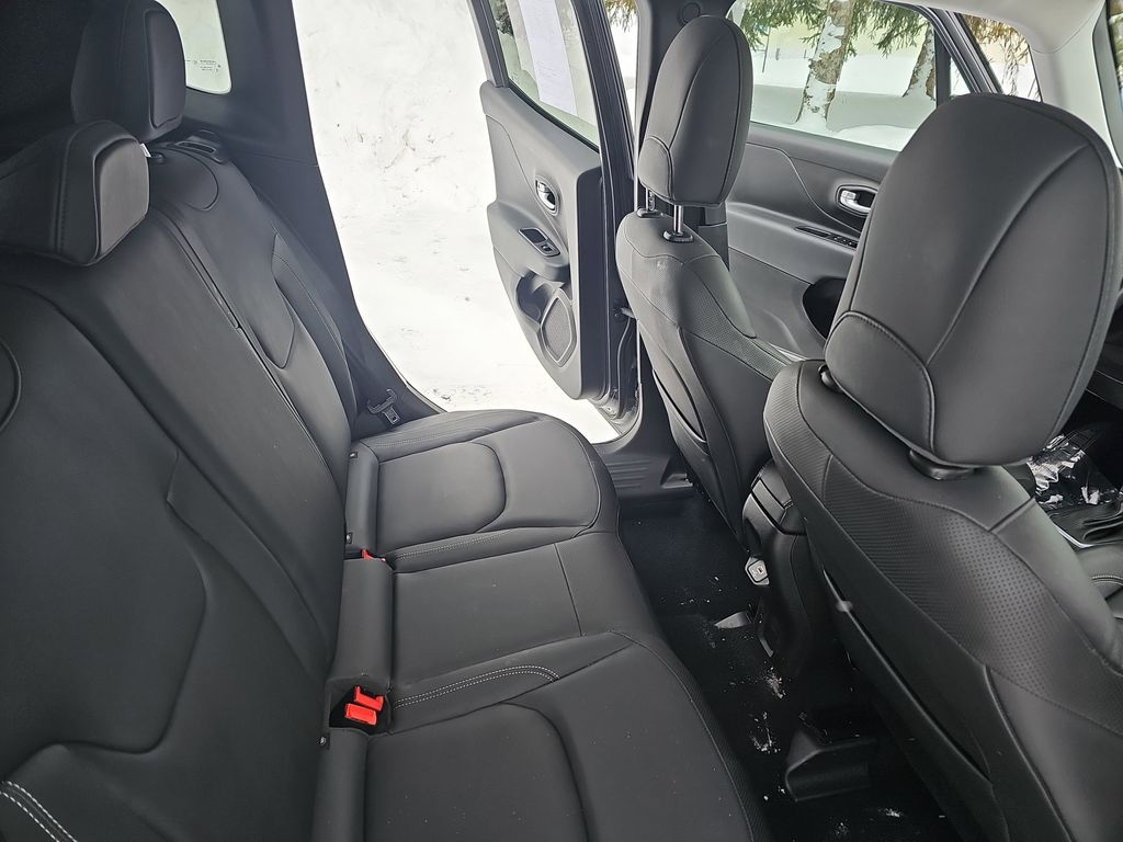 2023 JEEP RENEGADE - Image 11