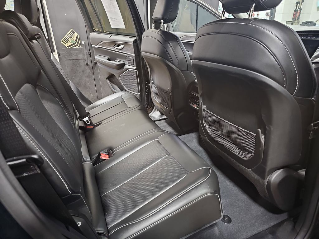 2023 JEEP GRAND CHEROKEE - Image 11