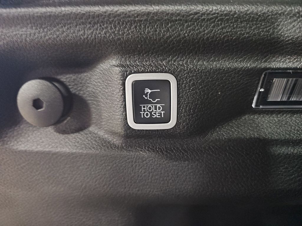 2023 JEEP GRAND CHEROKEE L - Image 15