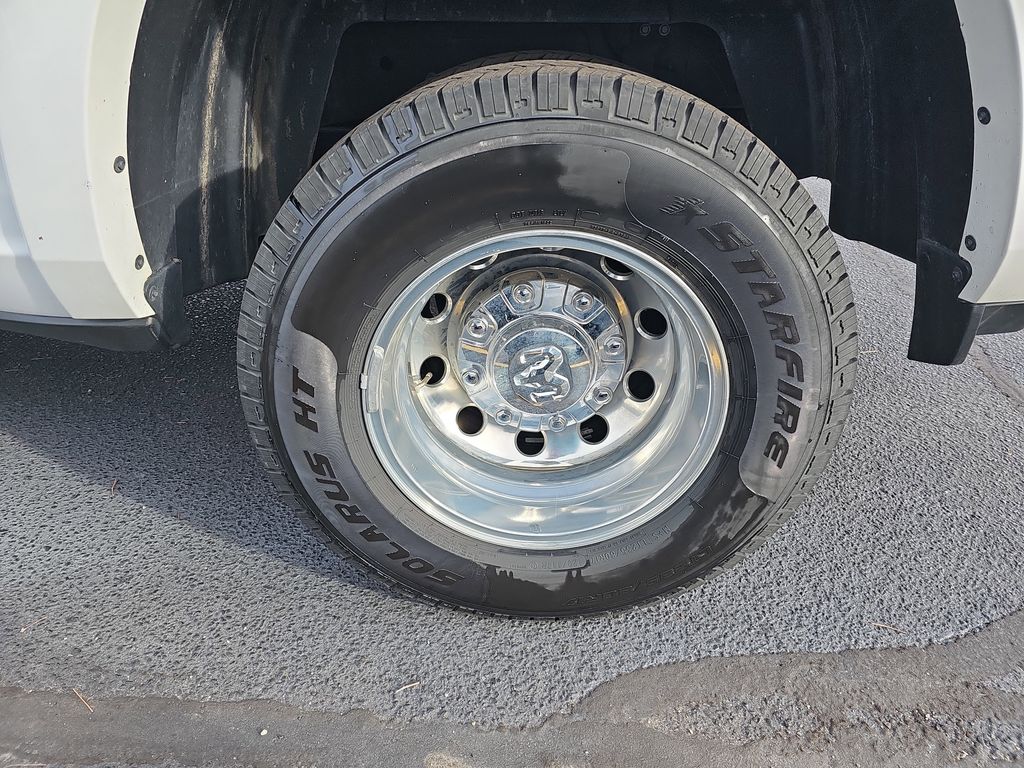 2021 RAM 3500 - Image 30