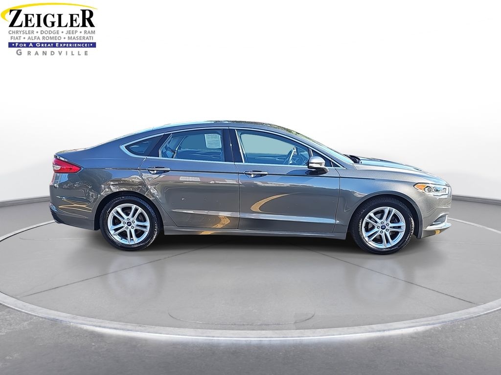 Used 2018 Ford Fusion SE Sedan