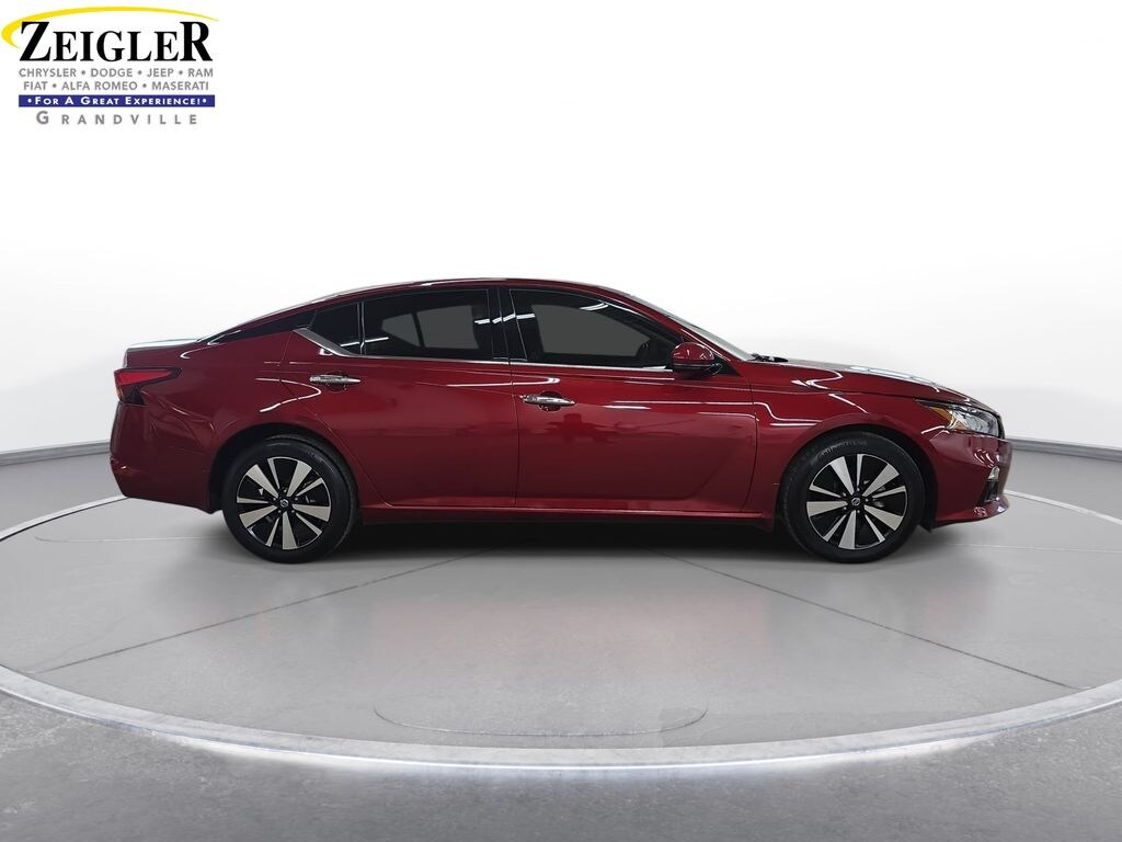 Certified 2022 Nissan Altima 2.5 SL Sedan