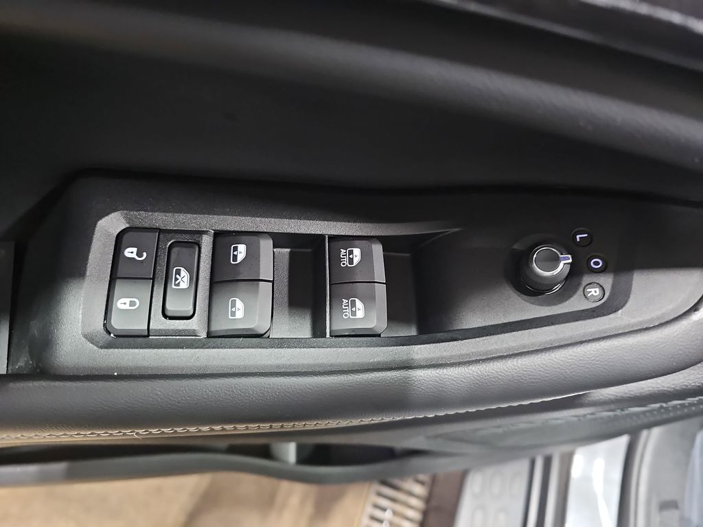 2023 JEEP GRAND CHEROKEE L - Image 29