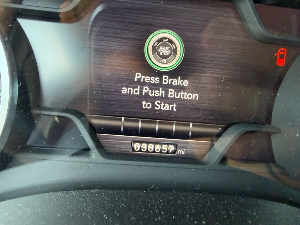 2024 RAM 1500 - Image 2