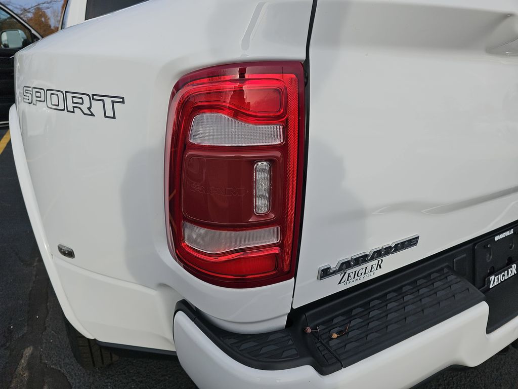 2021 RAM 3500 - Image 31
