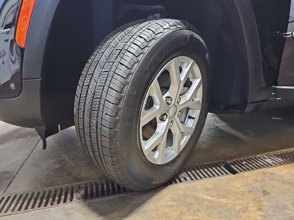 2023 JEEP GRAND CHEROKEE - Image 33