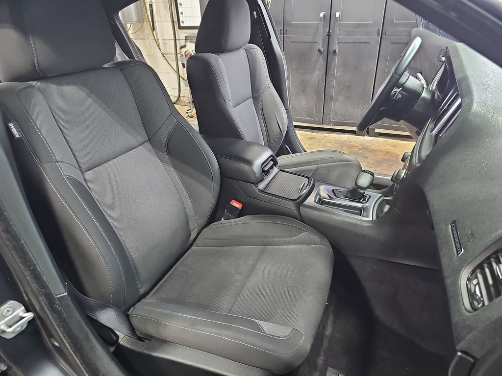 2017 DODGE CHARGER - Image 10