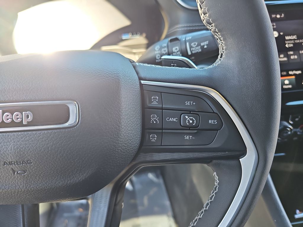 2023 JEEP GRAND CHEROKEE - Image 18