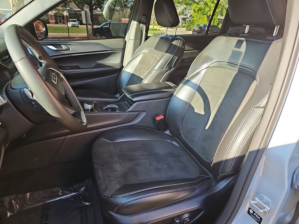 2023 JEEP GRAND CHEROKEE L - Image 18