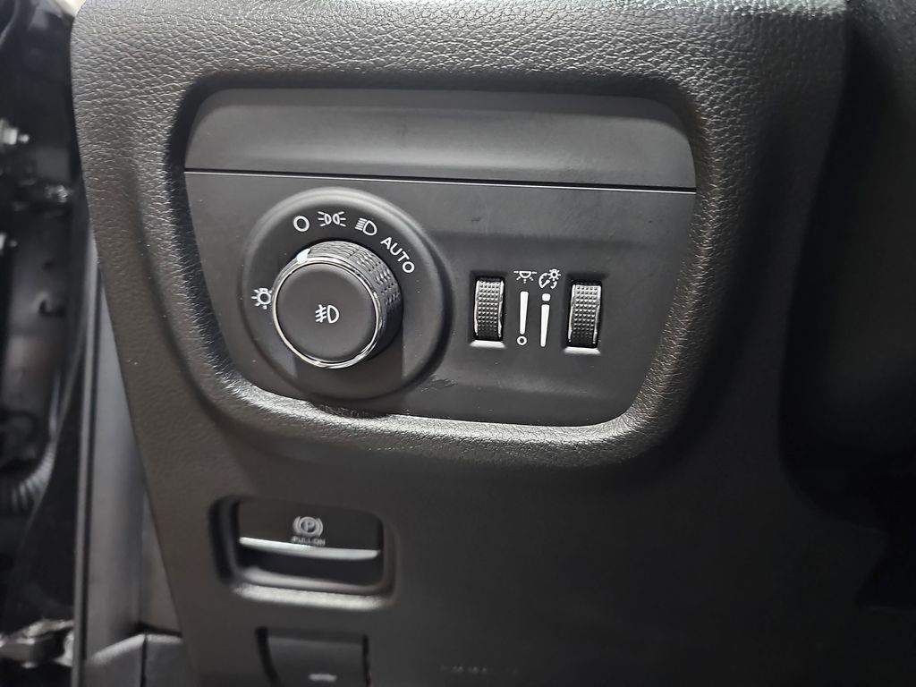 2023 JEEP GRAND CHEROKEE L - Image 27