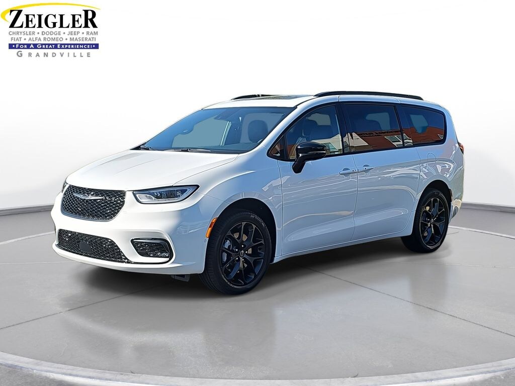 New 2026 Chrysler Pacifica Limited Van Passenger Van