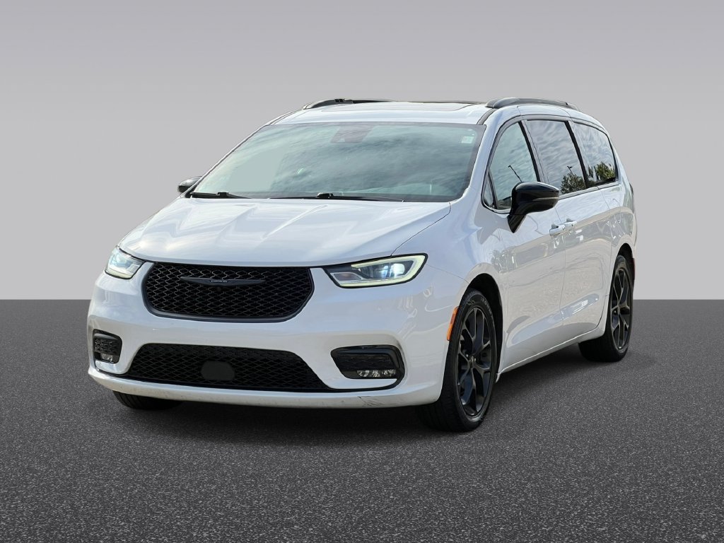 Used 2025 Chrysler Pacifica Limited Van Passenger Van