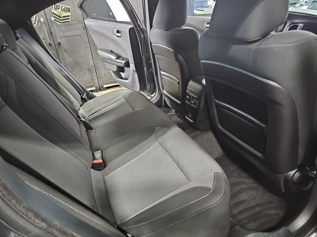 2017 DODGE CHARGER - Image 11