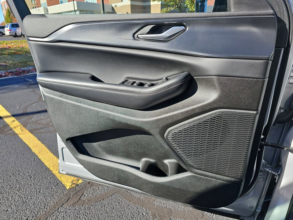 2023 JEEP GRAND CHEROKEE - Image 26