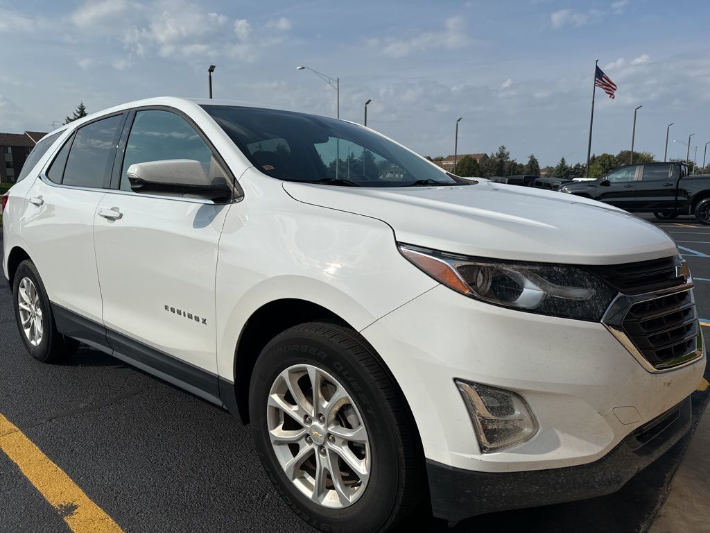2018 Chevrolet Equinox LT photo 3