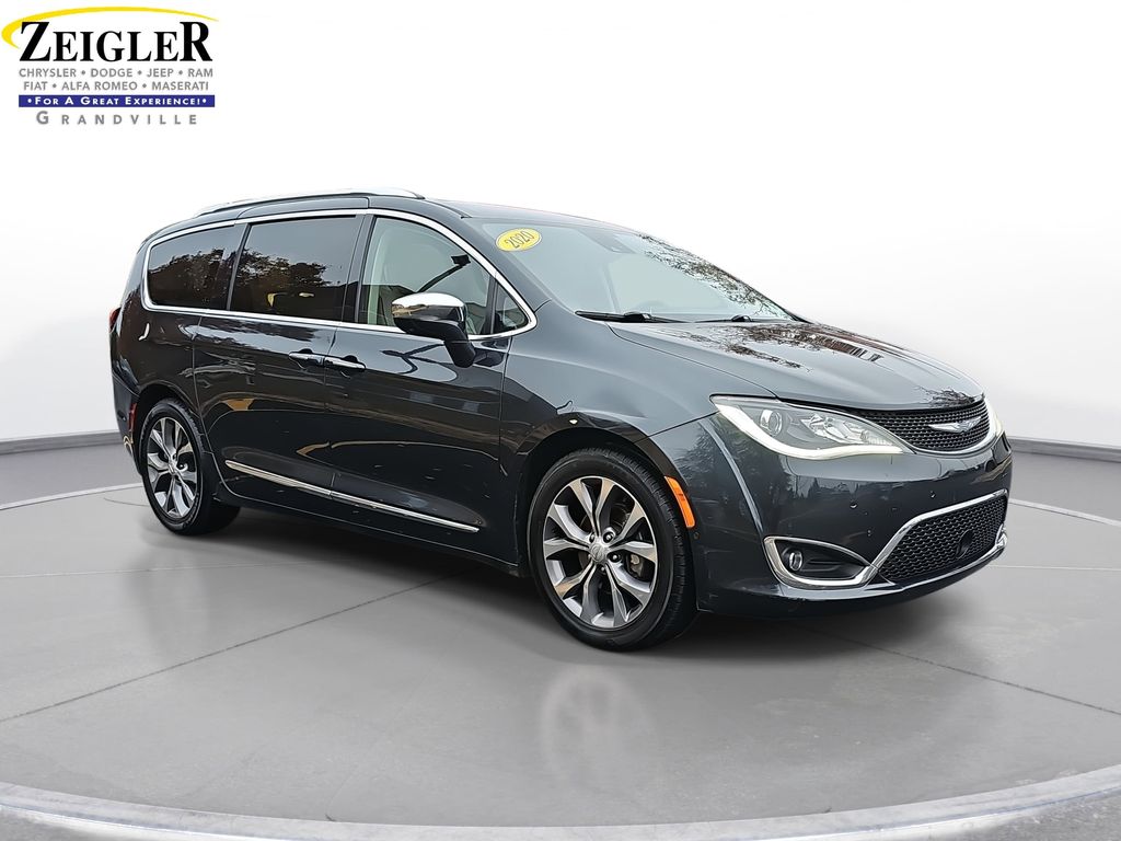 2020 Chrysler Pacifica Limited photo 2