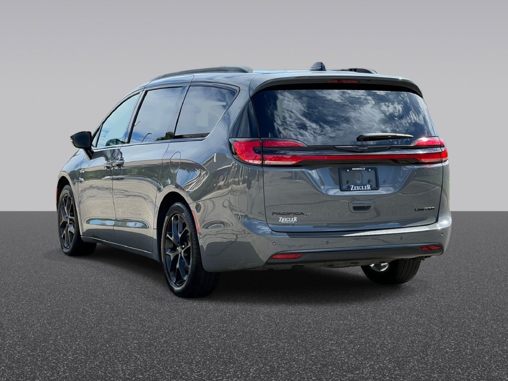 Used 2025 Chrysler Pacifica Limited Van Passenger Van