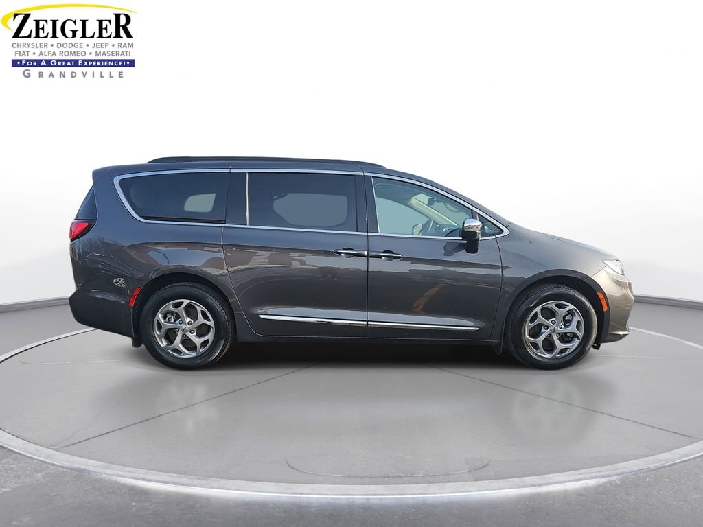 Used 2023 Chrysler Pacifica Limited Van Passenger Van