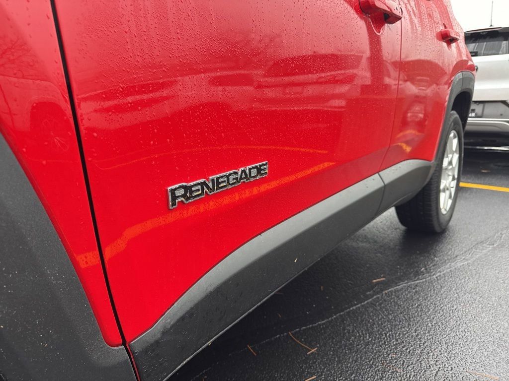 2020 Jeep Renegade Latitude photo 2