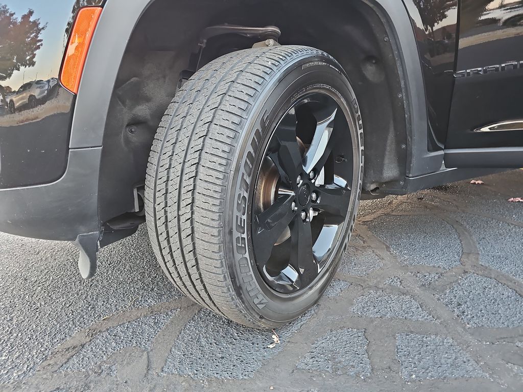 2022 JEEP GRAND CHEROKEE - Image 32