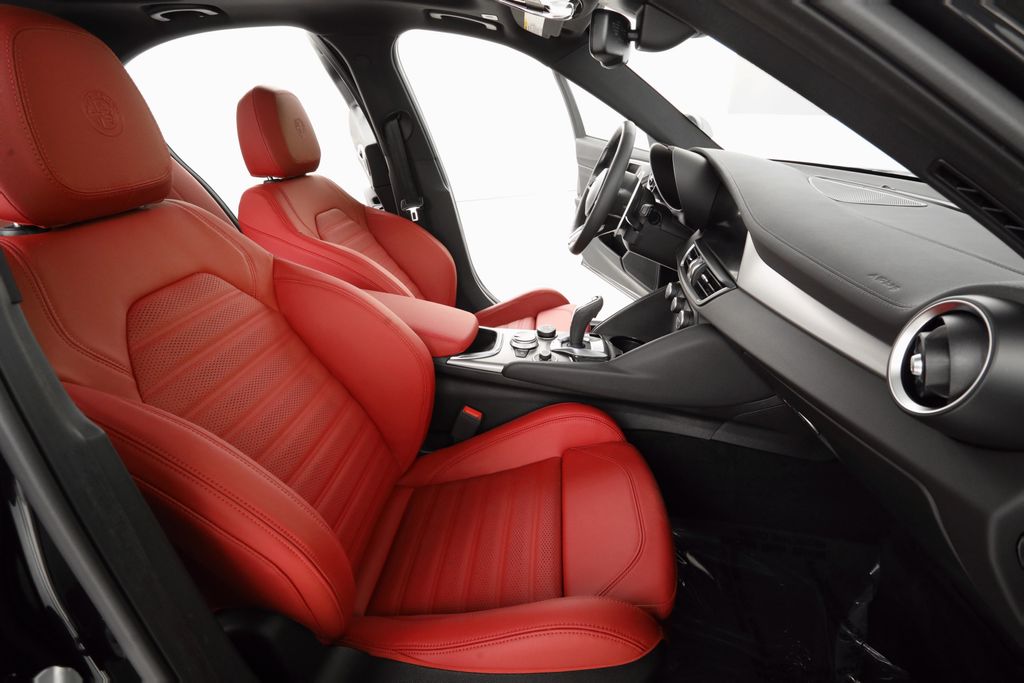 2025 Alfa Romeo Giulia Base - Photo 26