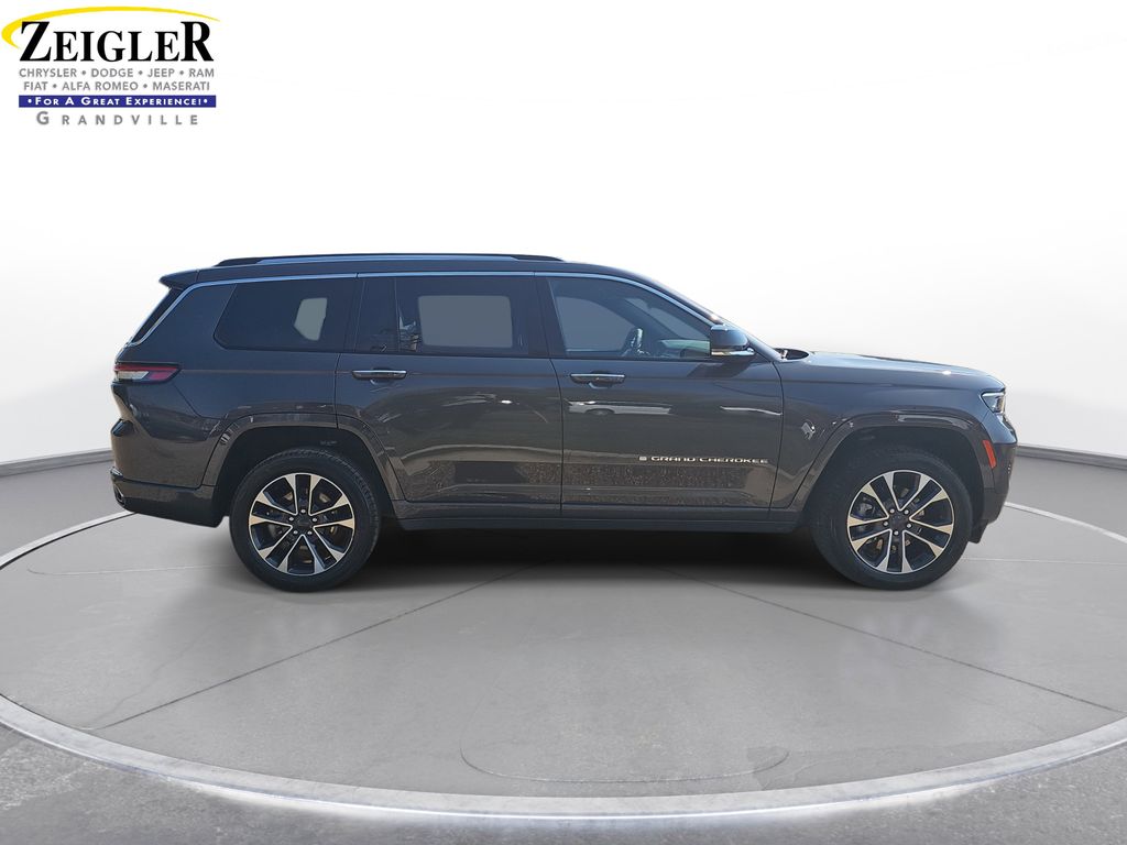 2023 Jeep Grand Cherokee Overland photo 4