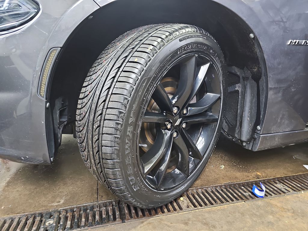 2017 DODGE CHARGER - Image 29