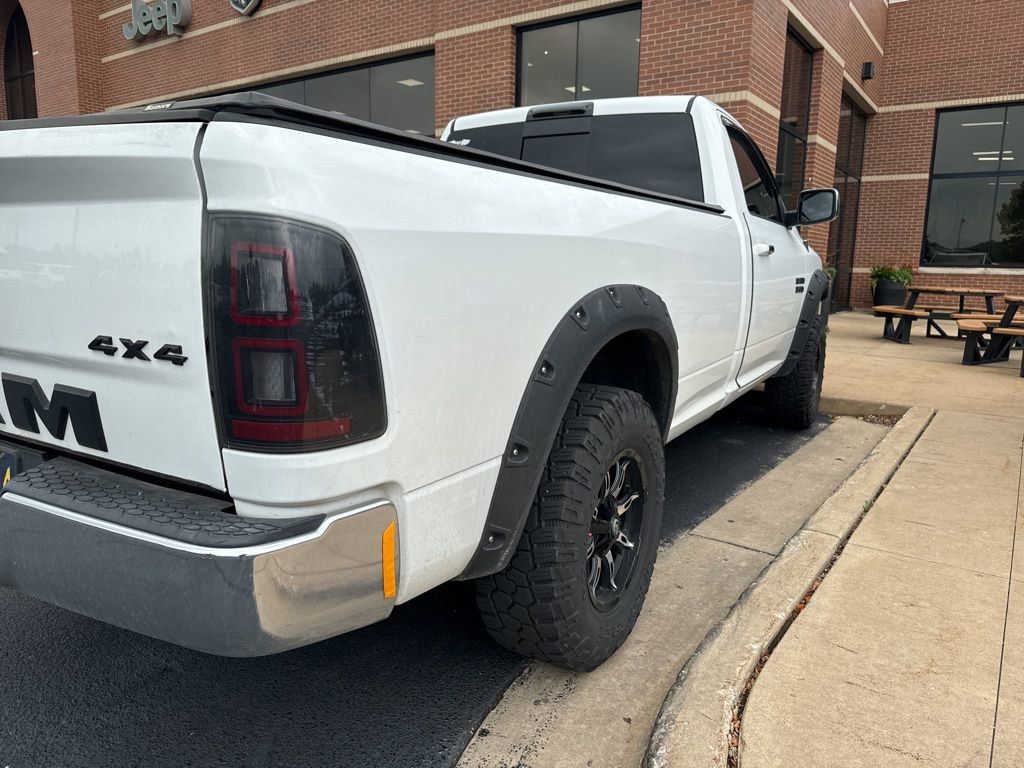 2014 Ram 1500 SLT photo 4