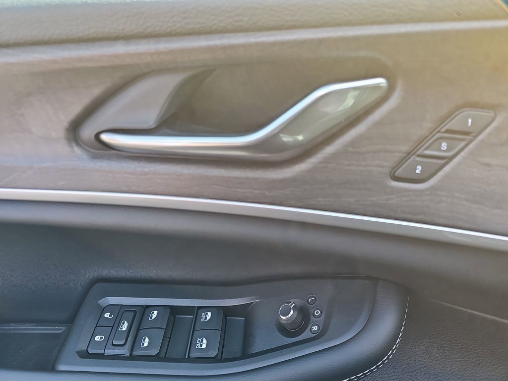 2025 JEEP GRAND CHEROKEE - Image 28