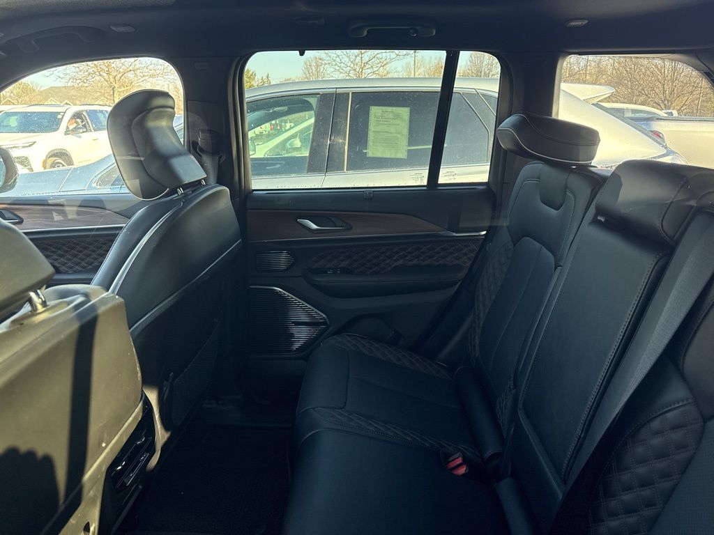 2023 JEEP GRAND CHEROKEE - Image 8