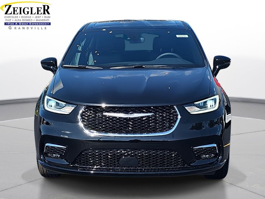 New 2026 Chrysler Pacifica Select Van Passenger Van