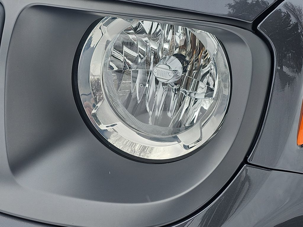 2023 JEEP RENEGADE - Image 28