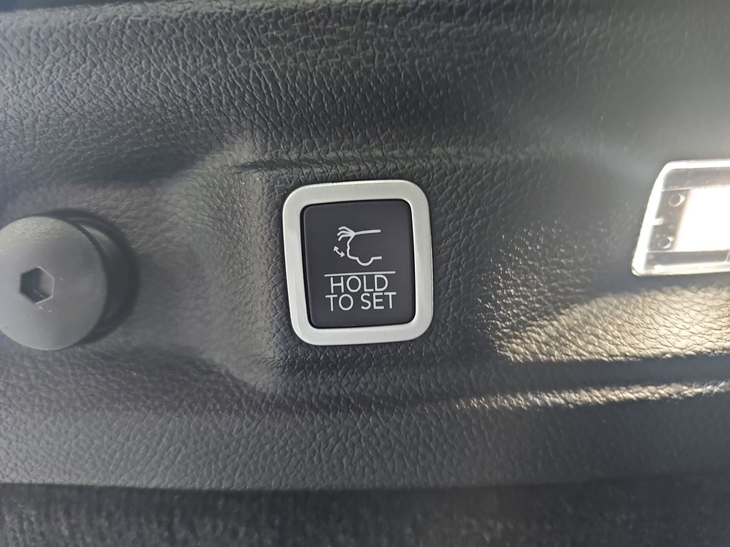 2024 JEEP GRAND CHEROKEE L - Image 15