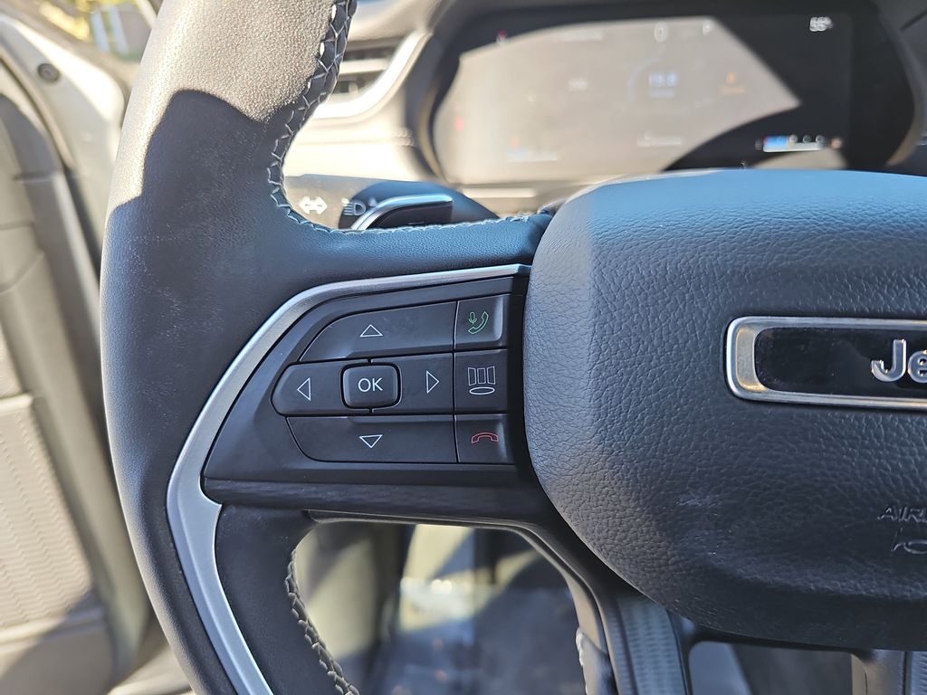 2023 JEEP GRAND CHEROKEE - Image 17