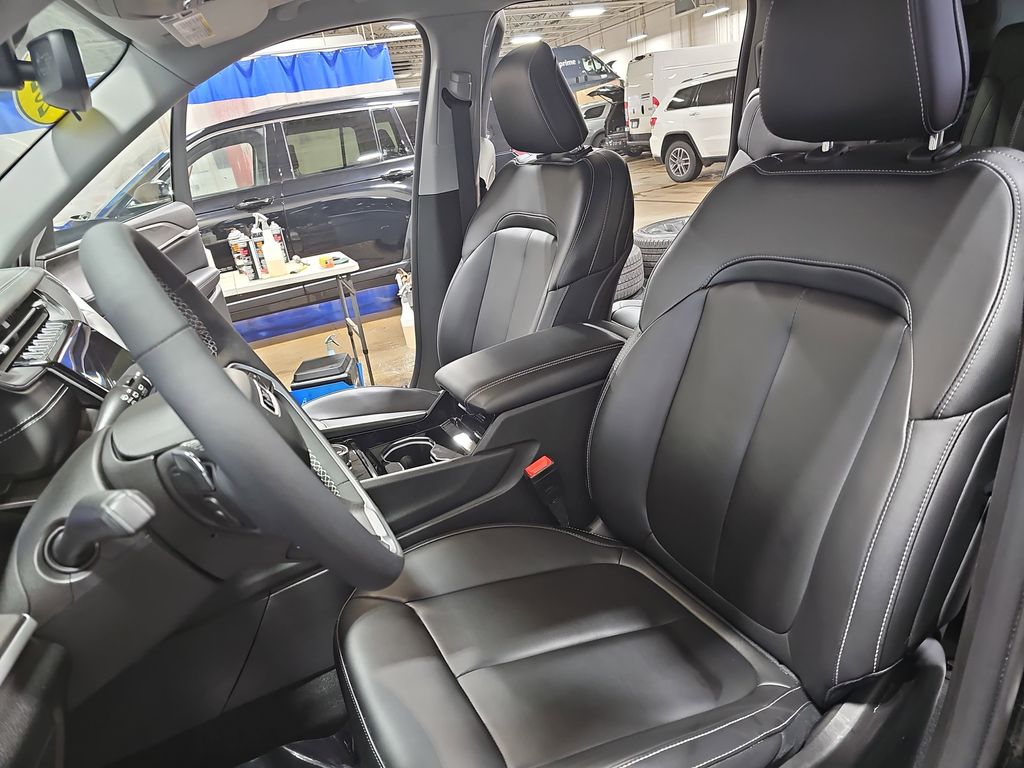 2023 JEEP GRAND CHEROKEE L - Image 17