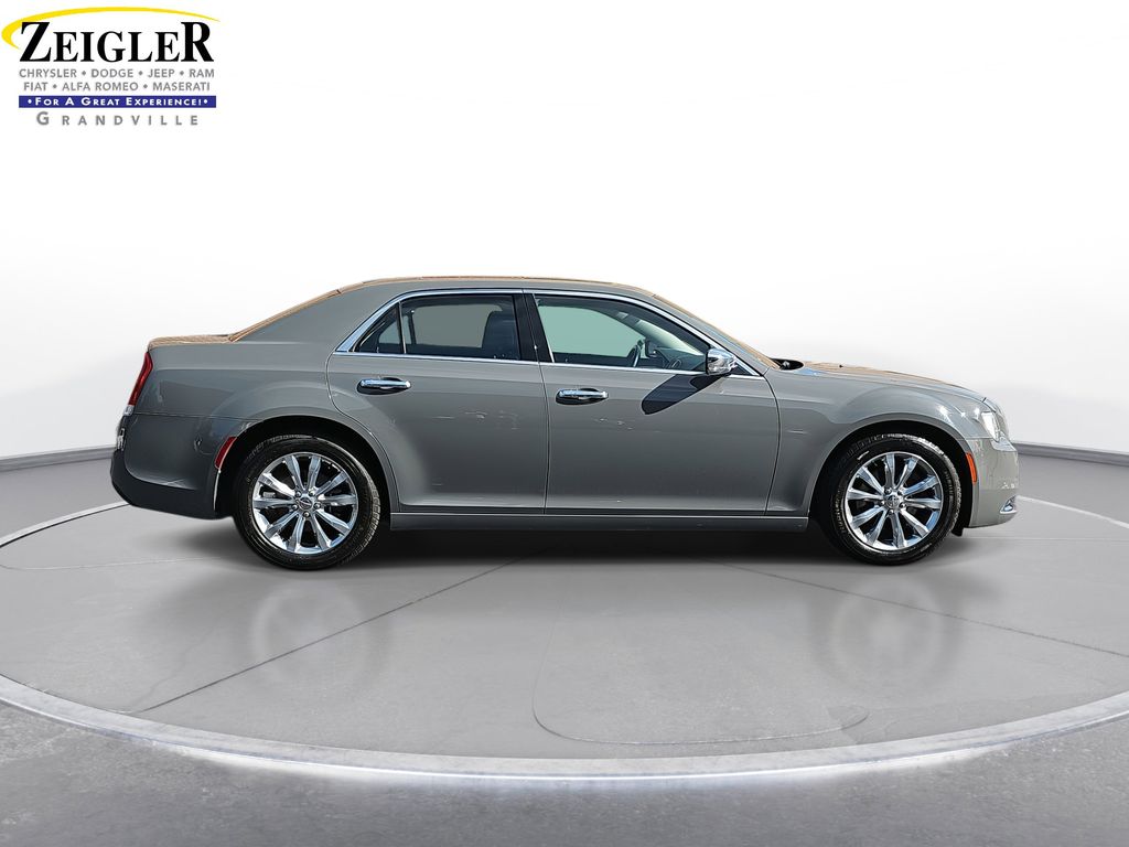 2019 Chrysler 300 Limited photo 4