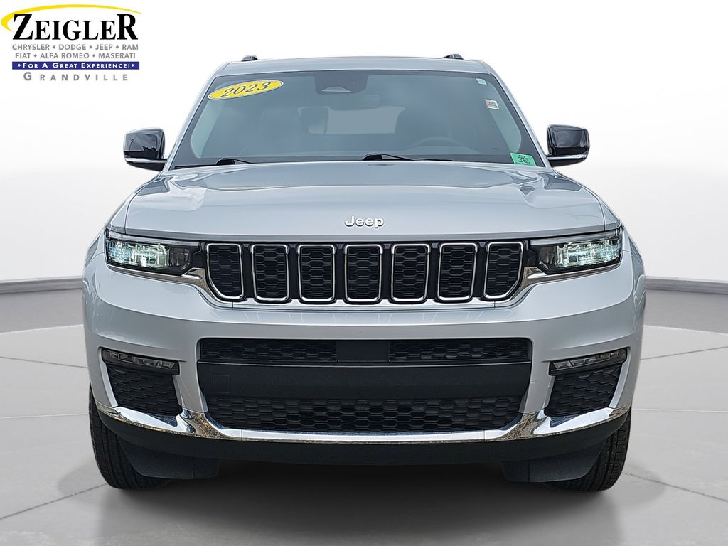 2023 Jeep Grand Cherokee Limited photo 2