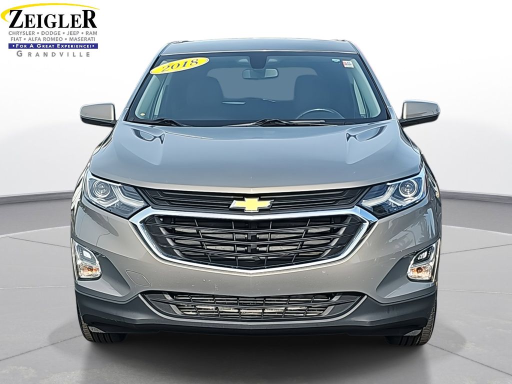 2018 Chevrolet Equinox LT photo 2