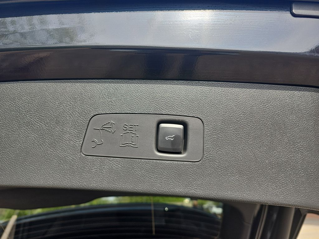 2023 LINCOLN CORSAIR - Image 13